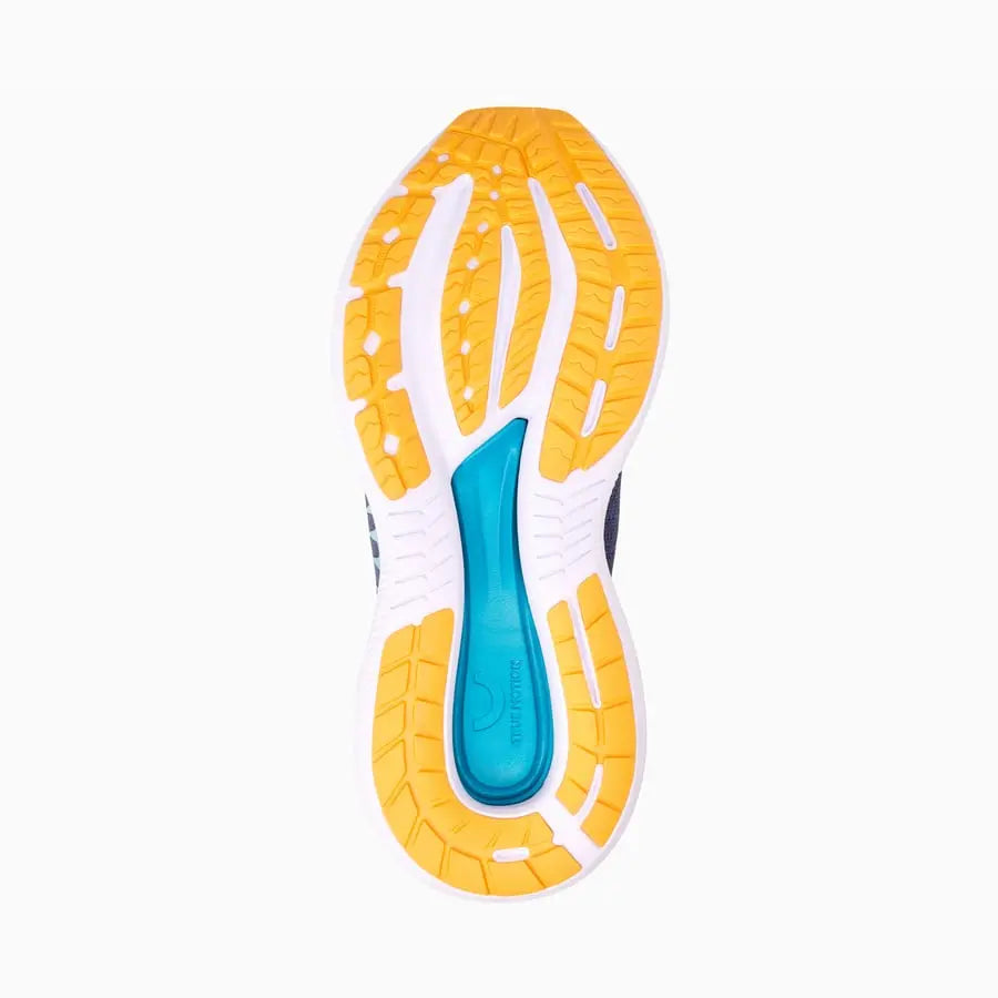 true motion aion 3 running shoes bottom