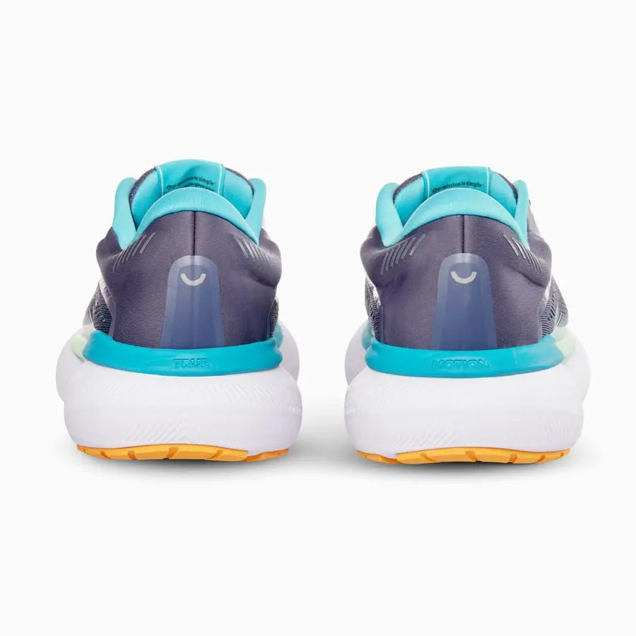 true motion aion 3 running shoes pair