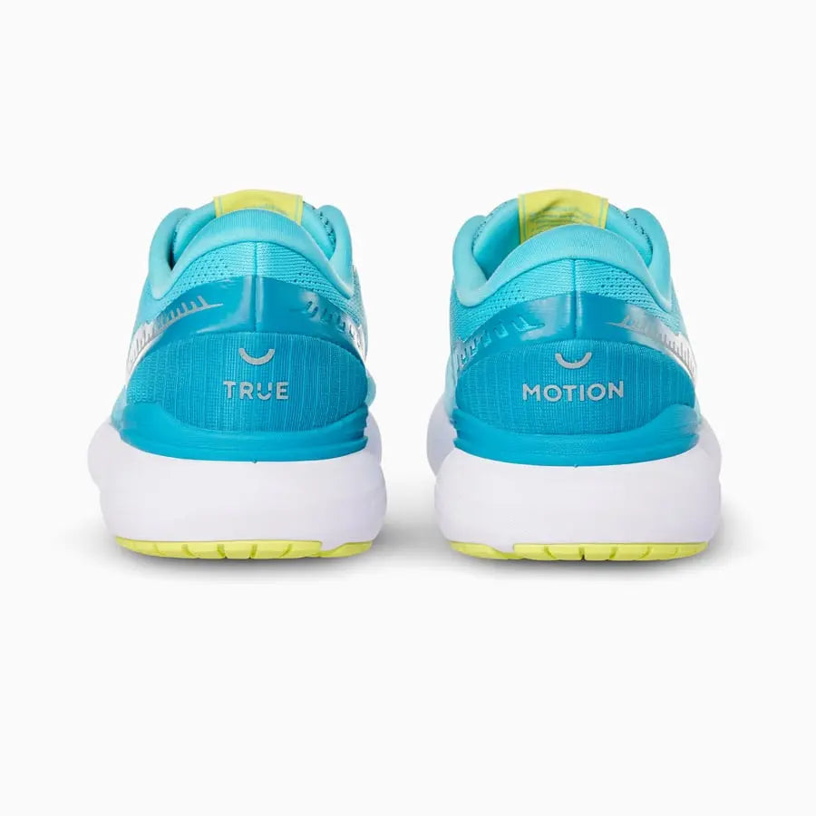 true motion nevos 3 running shoes enamel blue pair